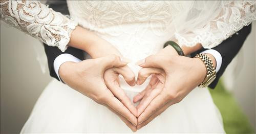 Vận đào hoa của 12 chòm sao nữ thịnh vượng nhất năm bao nhiêu tuổi?